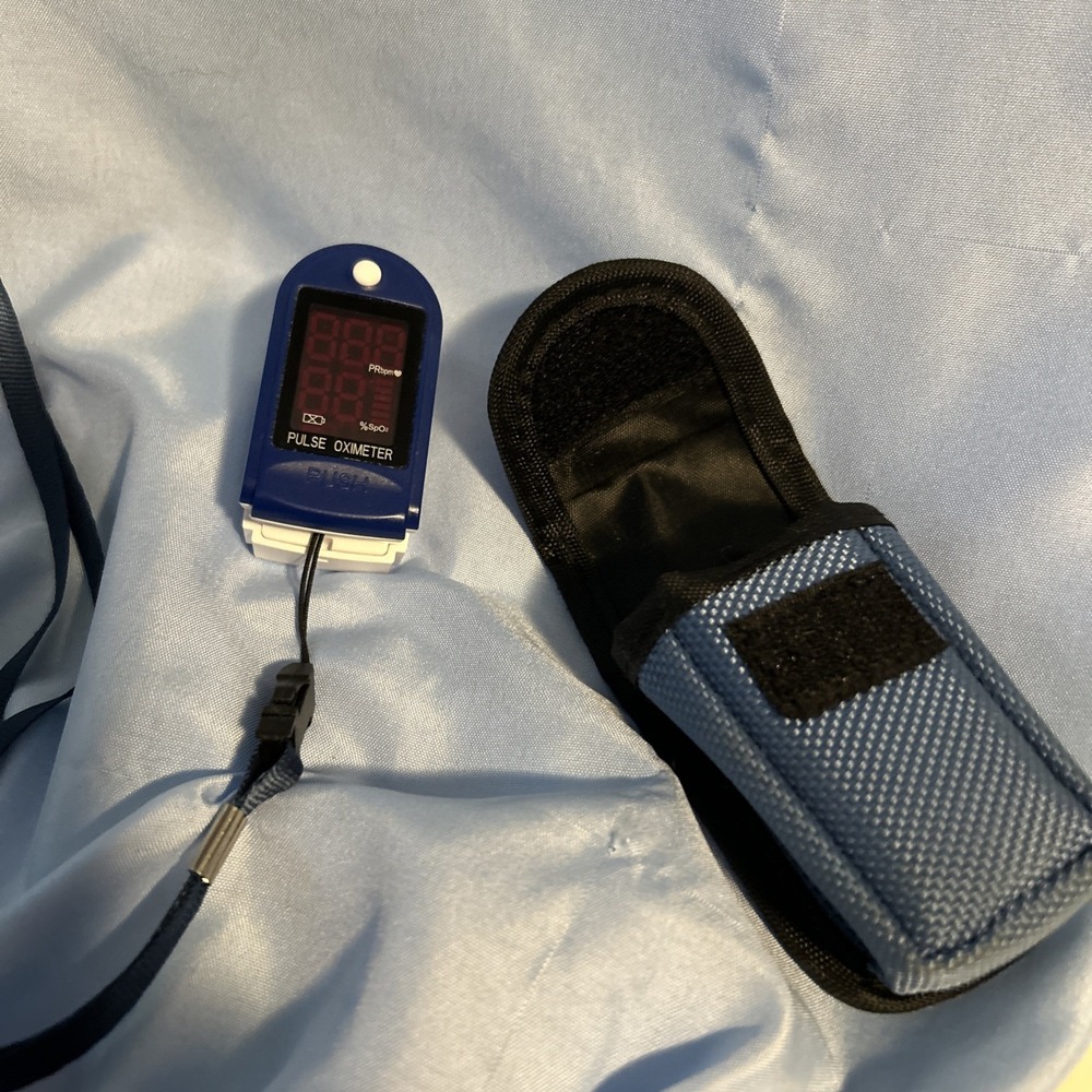pulse‎ oximeter Blue With Case